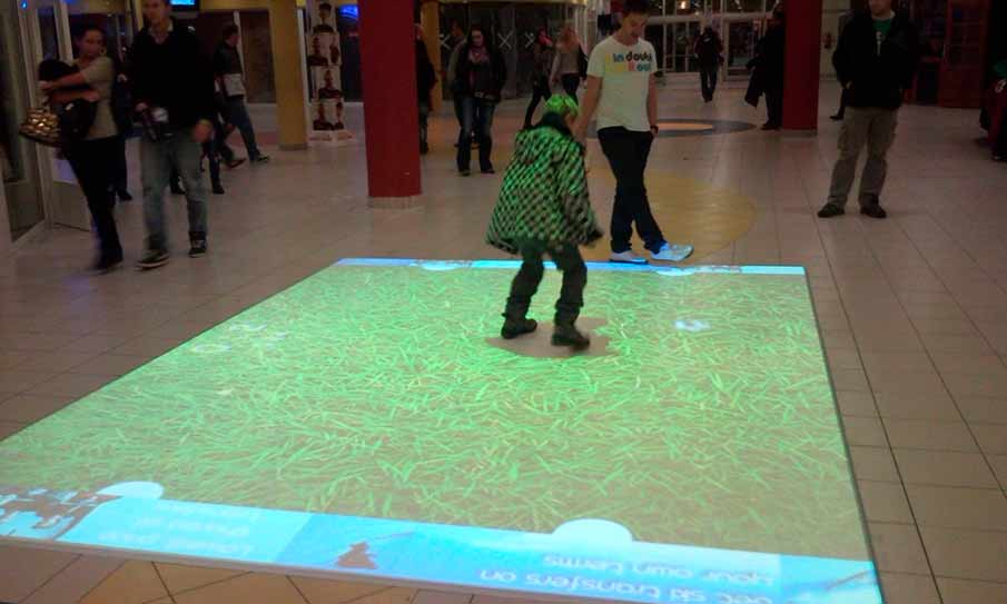 Shopping mall Čtyři dvory, interactive floor